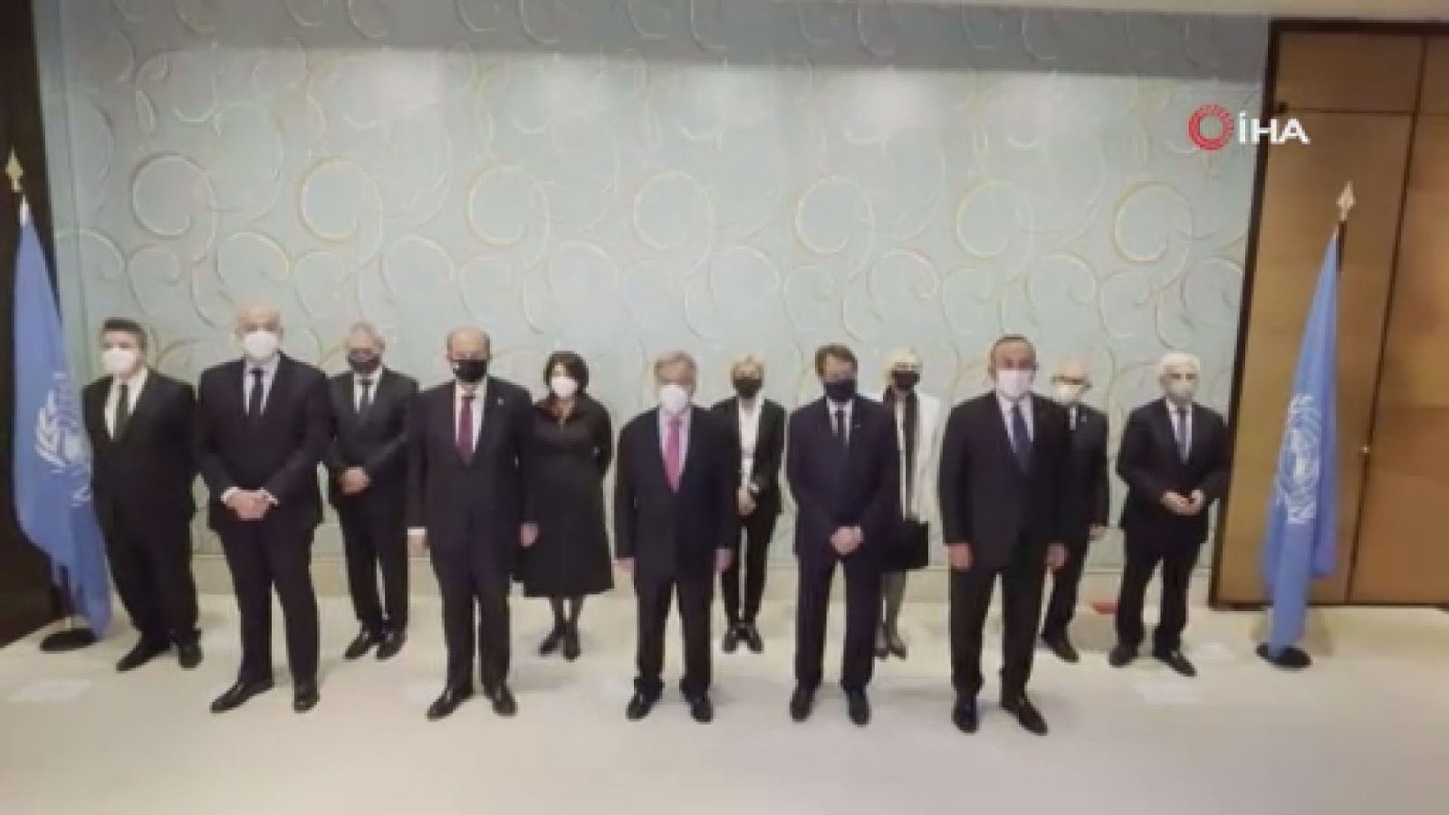 Cenevre’de akşam yemeği öncesi aile fotoğrafı