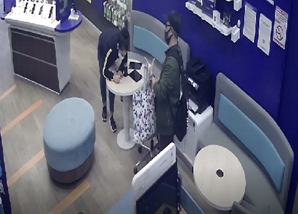 Cep telefonu hırsızı kameraya yakalandı
