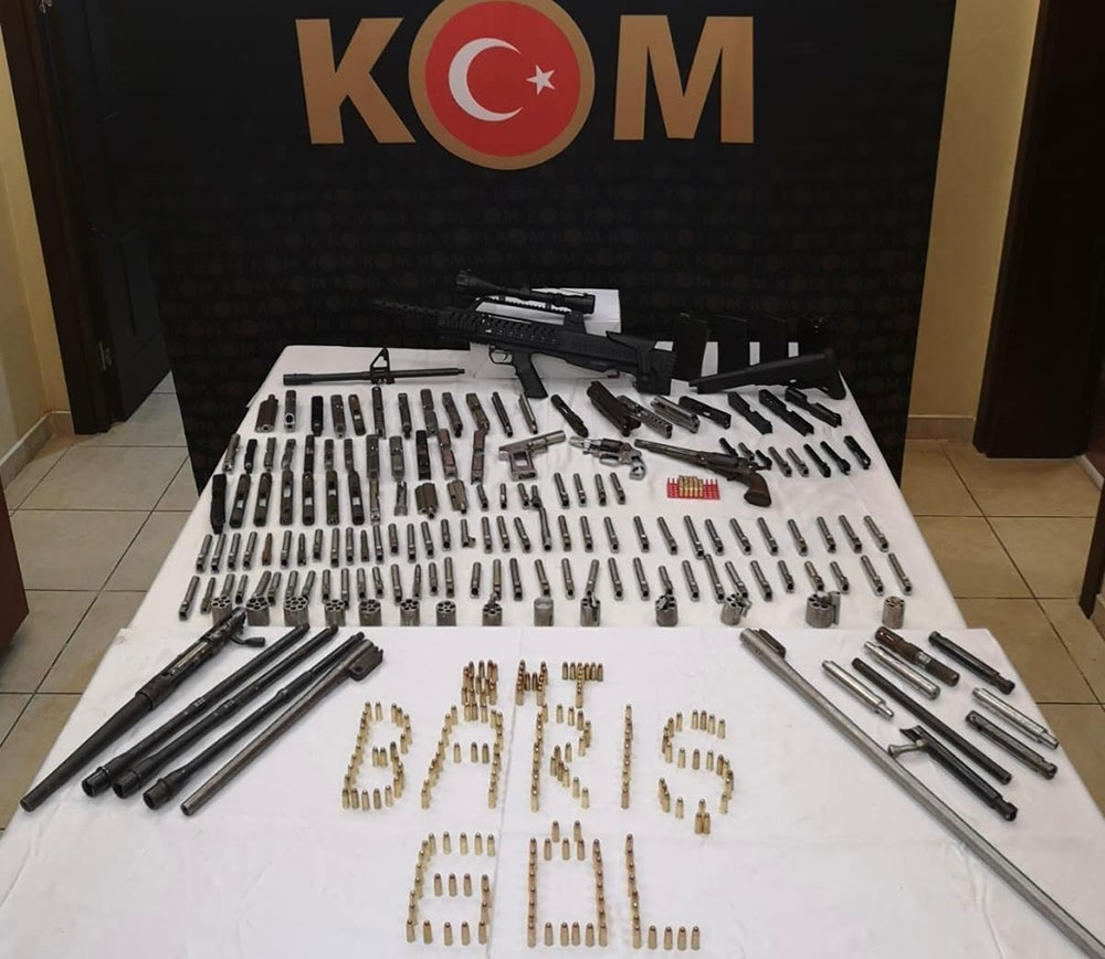Cephanelik gibi iş yerine polis baskını