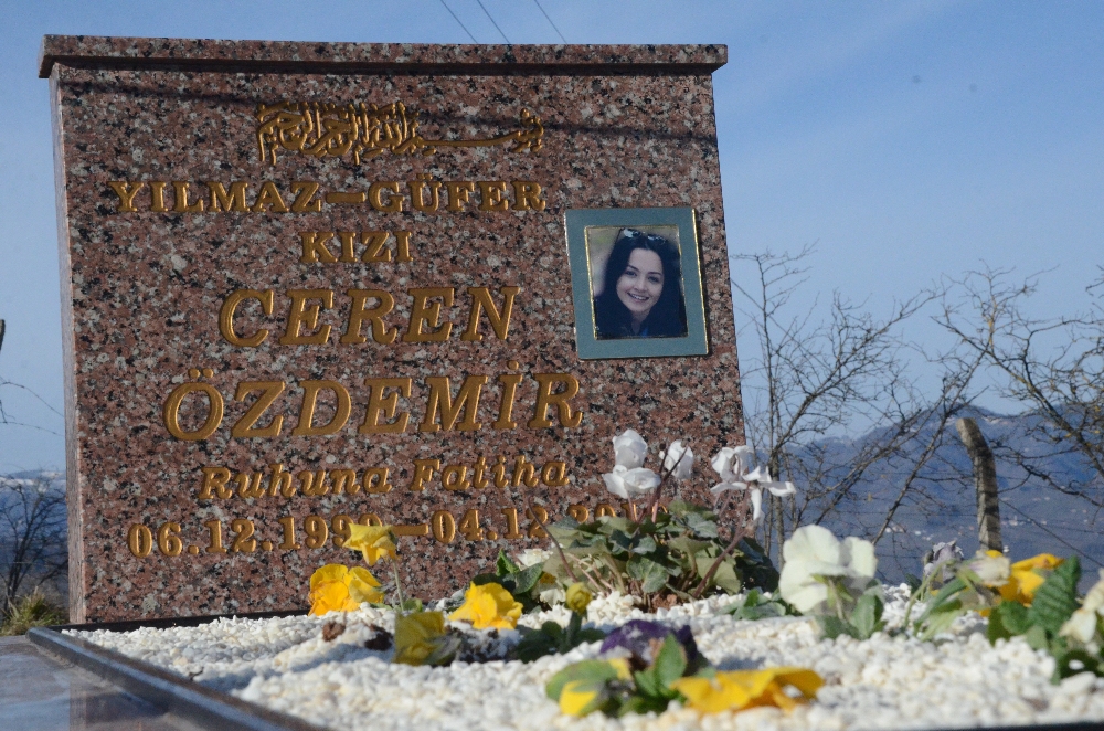 Ceren’in sosyal medya paylaşımı mezar taşına işlendi