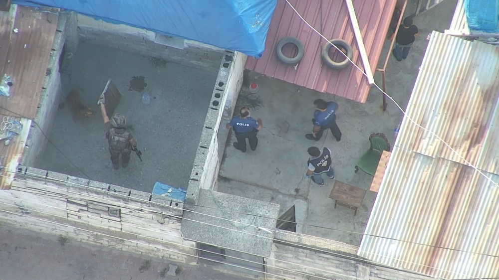 Çete operasyonunda polise pitbull şoku