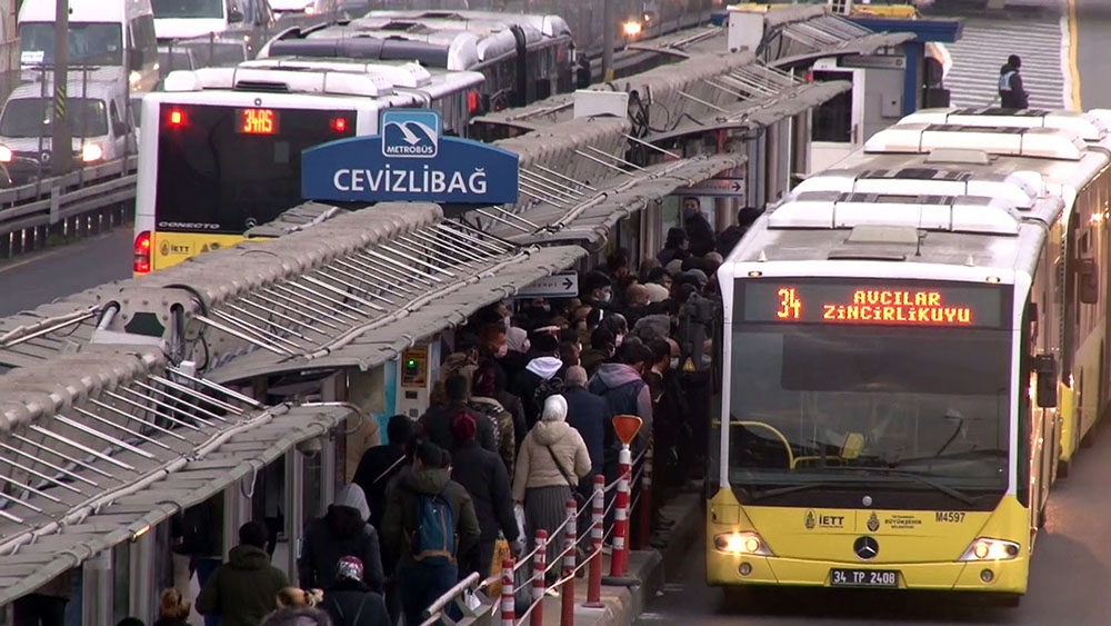 Cevizlibağ’da adeta insan seli