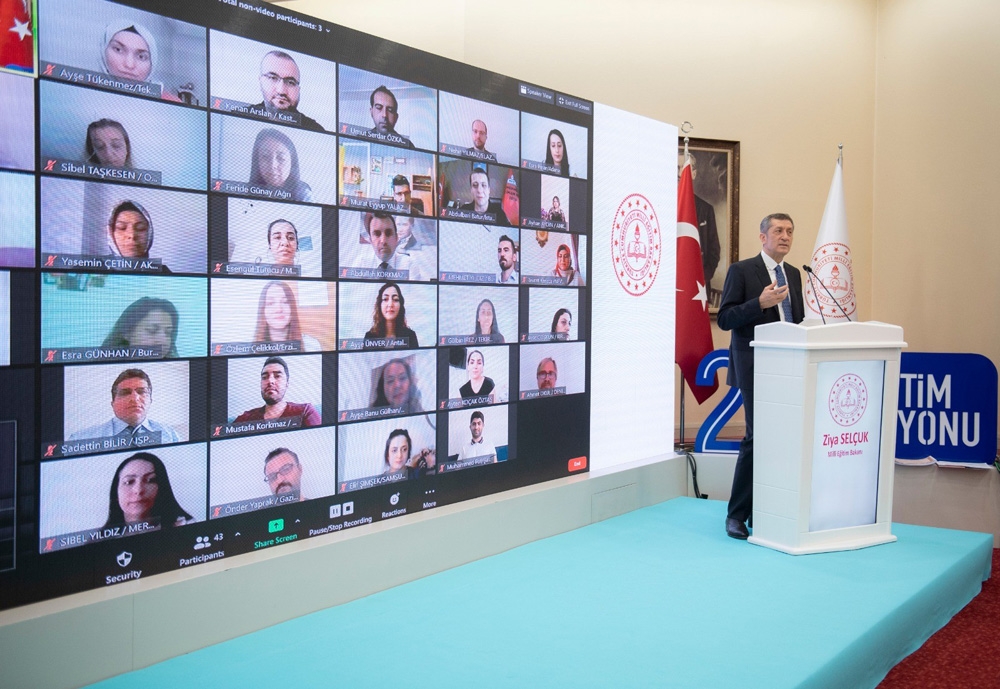 ’’Çevrimiçi eğitimler düzenleyerek 896 bin öğretmenimizin bireysel gelişimine katkı sağladık”