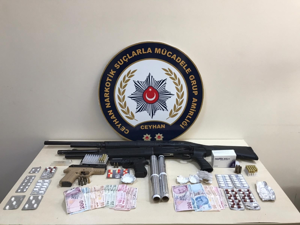 Ceyhan’da uyuşturucu satıcılarına hava destekli operasyon: 19 gözaltı