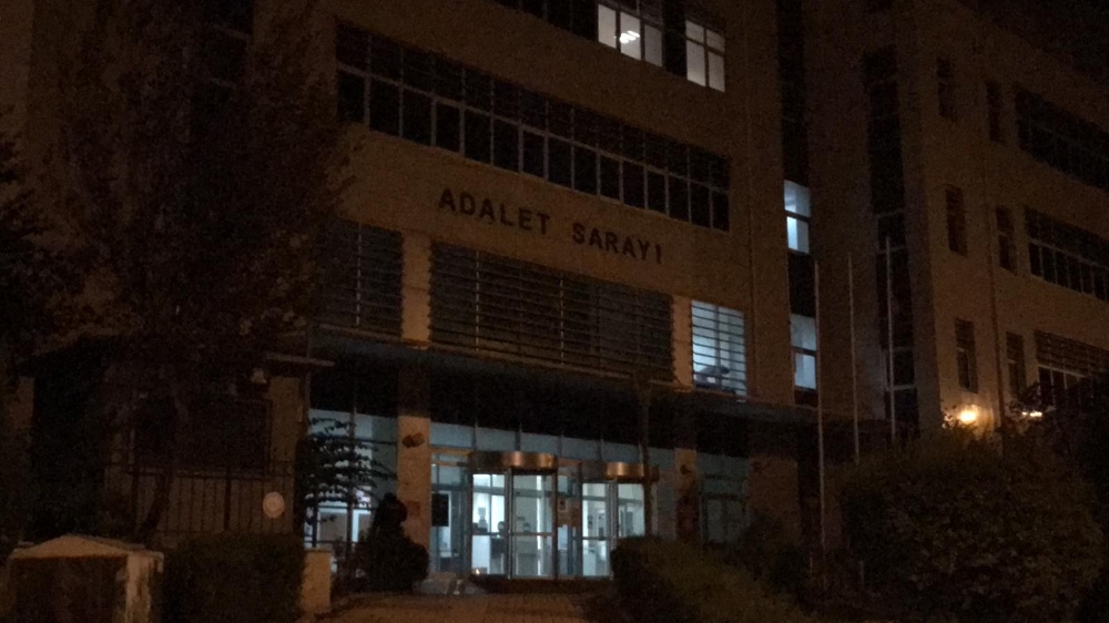 Ceyhan’daki rüşvet operasyonunda eski başkan dahil 5 kişi tutuklandı