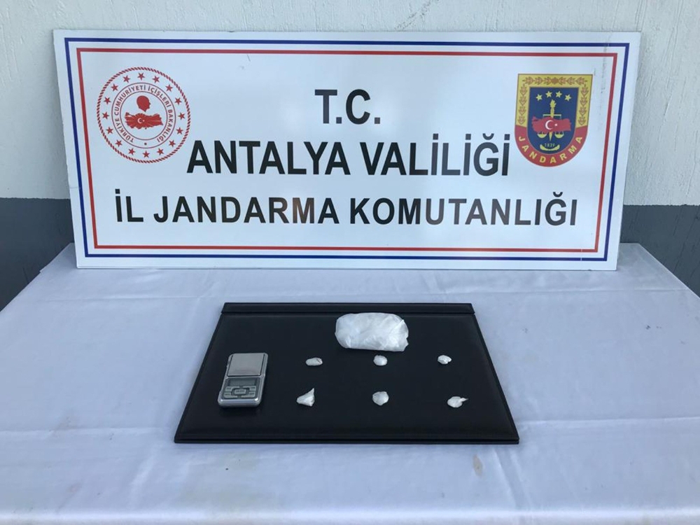 Çeyiz sandığından uyuşturucu çıktı