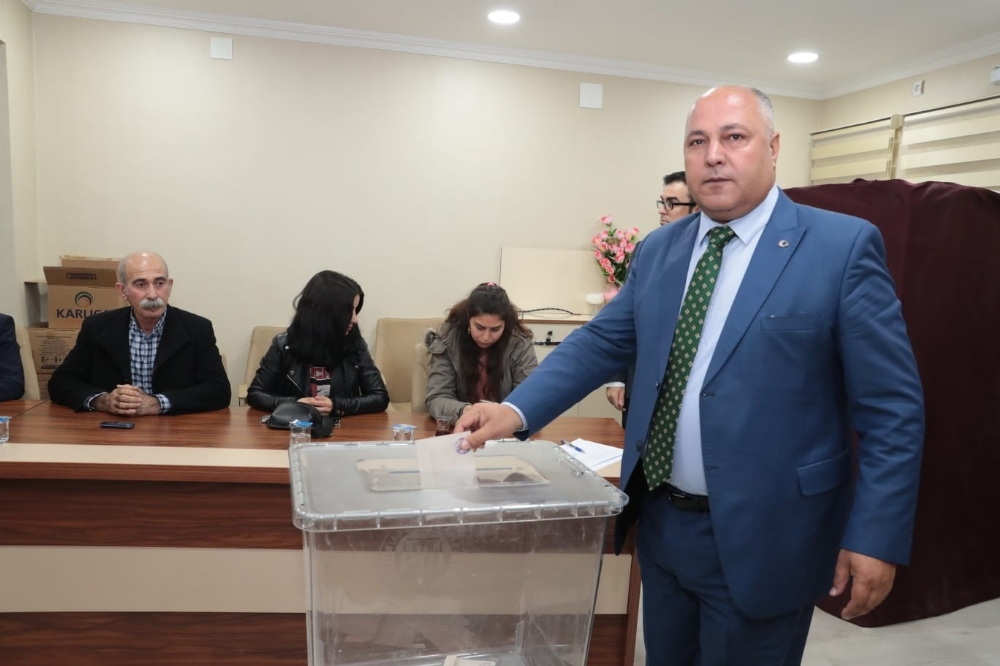 Ceylanpınarda Belediye Başkanı Feyyaz Soylu Oldu