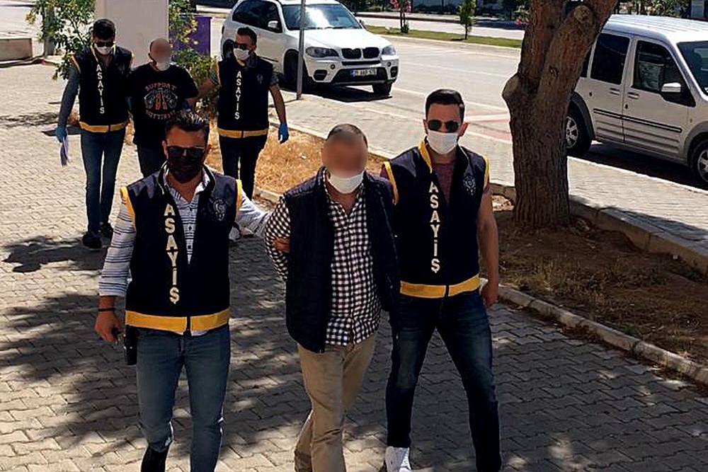 Cezaevi firarileri kavga çıkarınca yakalandı