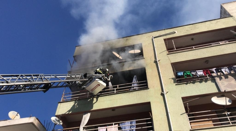 Cezaevinden çıktı, babasının evini yaktı