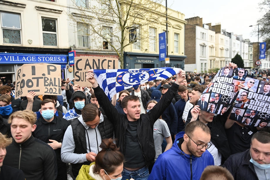 Chelsea’li taraftarlar Avrupa Süper Ligine Tepkili
