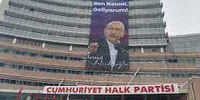 CHP Genel Merkezi'nde dikkat çeken pankart! 'Ben Kemal, geliyorum!'