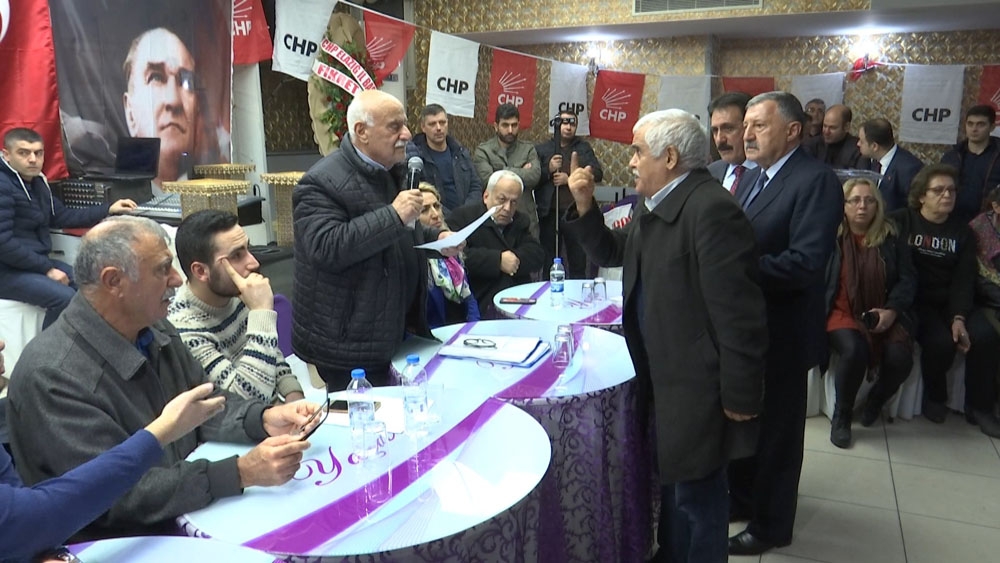 Chp Kongresinde Yumruklu Kavga