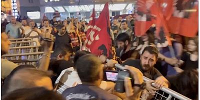 CHP mitinginde provokasyon:Devrim sloganları atıp polise saldırdılar
