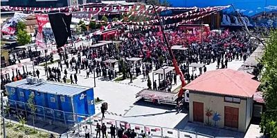 CHP'nin Van Mitingi Sönük Geçti:Taşıma Seçmen Dahi Katılımı Arttıramadı