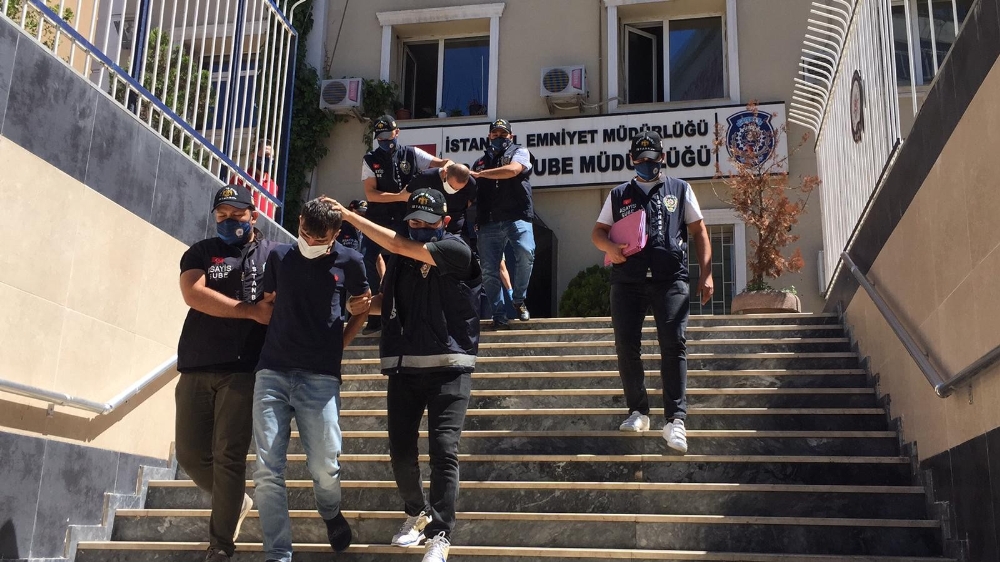 CHP’li Eren Erdem’in 22 bin TL’lik saatini çalan hırsızlar yakalandı