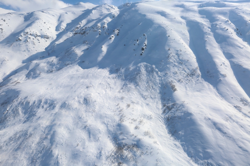 Çığ bölgesi havadan görüntülendi