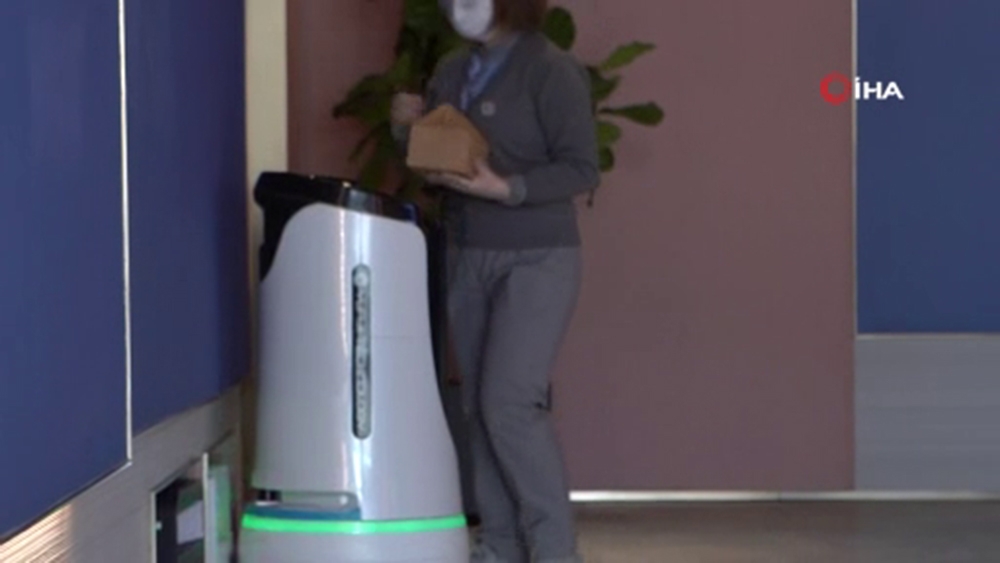 Çin’de bir otelde salgına karşı robotlu önlem