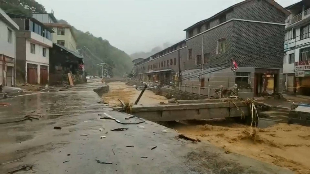 Çin’de sel felaketi: 5 ölü, 8 kayıp