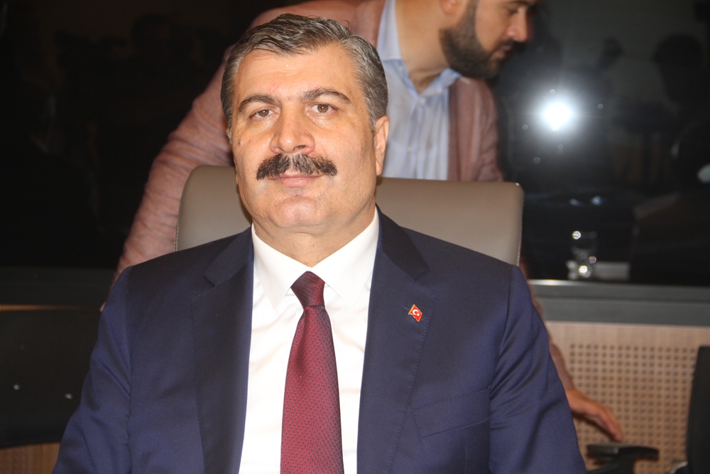 “Çin’den gelen yolcuların uçaktan inişte termal kameralarla taramasına başladık”