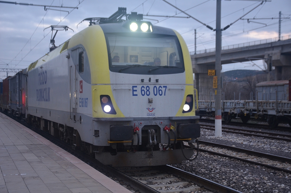 Çin’e gidecek 42 vagon ve 42 konteynerlik ihracat treni havadan görüntülendi