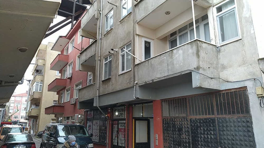 Cinnet getiren şahıs önce karısını, ardından kendini öldürdü