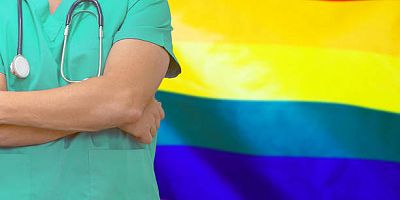 Cinsiyet değiştirme ameliyatı yapan doktorlar LGBT vakıflarından para alıyor