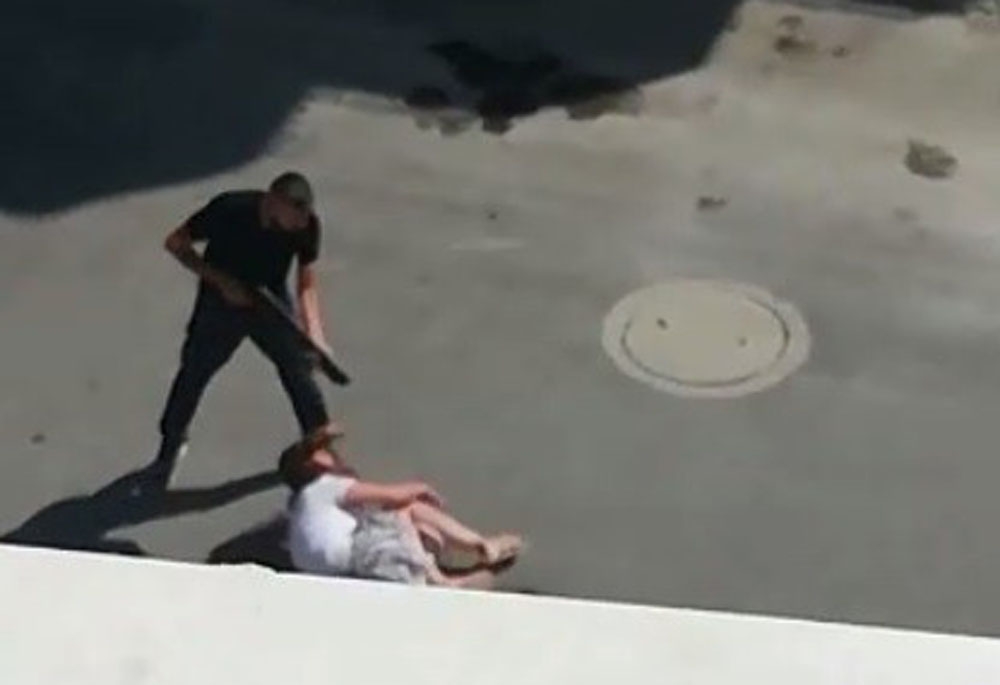 Çocuğunun gözü önünde genç kadına dehşeti yaşattı