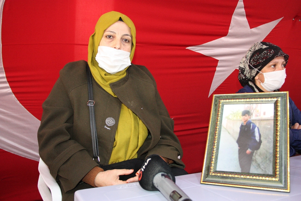 Çocuğunun hasretinden şeker, tansiyon ve astım hastası oldu