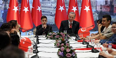 Çocuk Kabine üyeleri Dolmabahçe'de! Cumhurbaşkanı Erdoğan'a hayallerini anlattılar