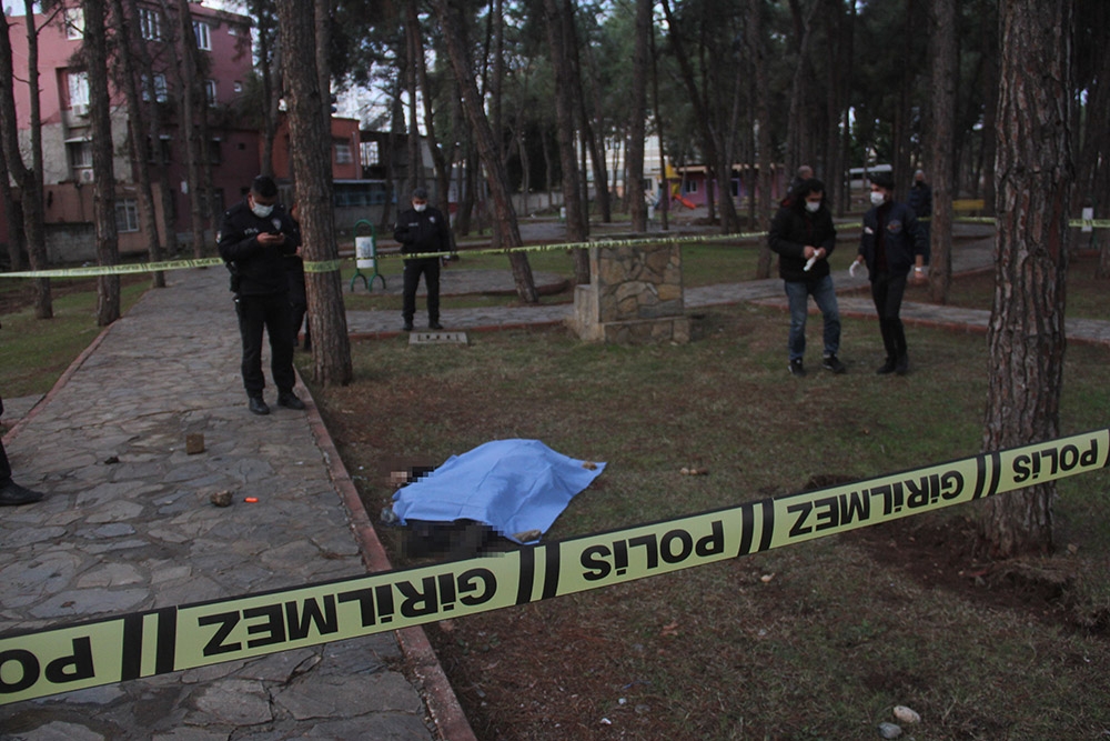 Çocuk parkında cinayet