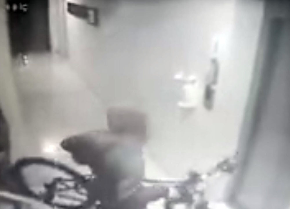 Çocuklar bisikleti, kadınlar ayakkabıları çaldı