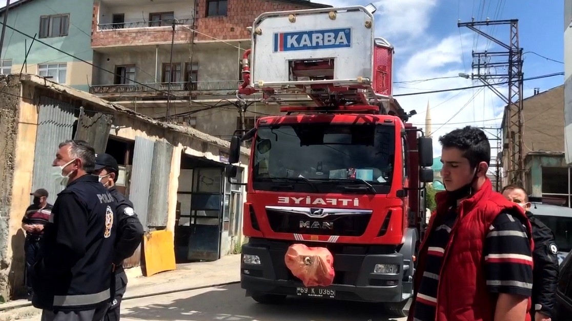 Çocukların çakmakla oyunu yangına neden oldu