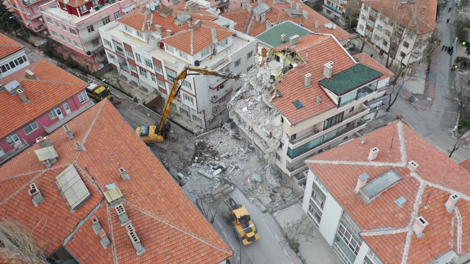 Çöken istinat duvarına ilişkin 3 kişinin ifadeleri ortaya çıktı