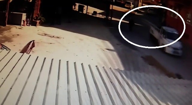 Çorumda Açık Kalan Kamyonet Kapağı Yaşlı Adamın Kafasına Çarptı