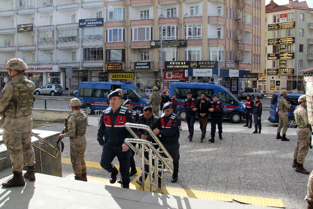 Çorum’da DEAŞ zanlıları adliyeye sevk edildi
