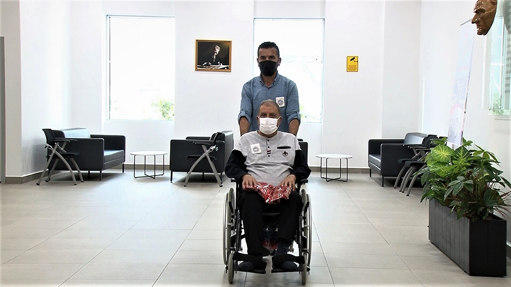 Covid-19’u atlatan hasta daha sonra kısmi felç oldu