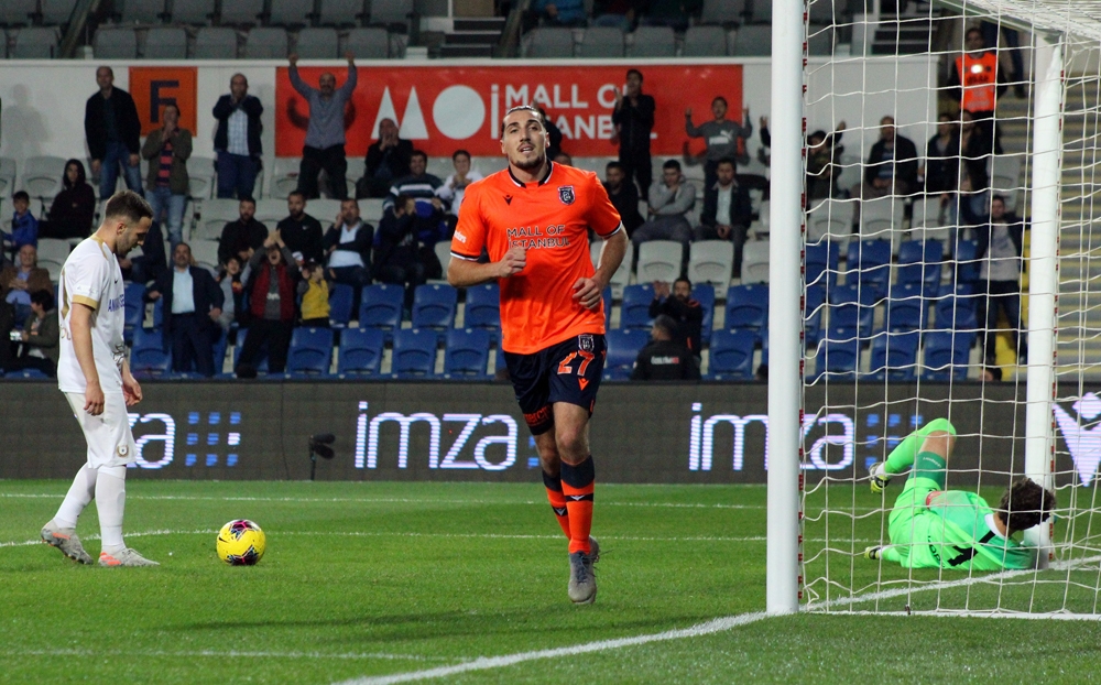 Crivelli Başakşehirde Kendine Geldi