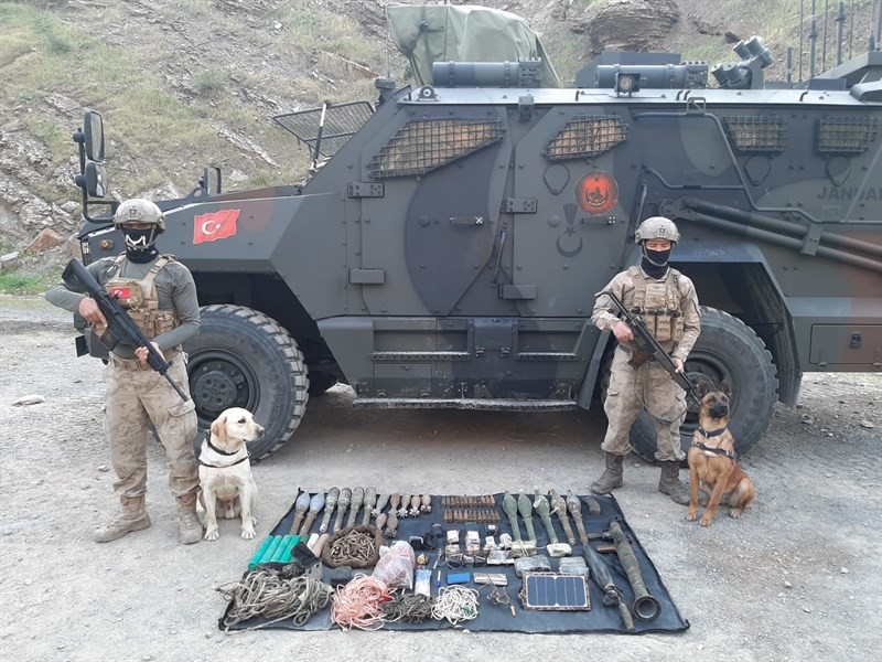 Çukurca’da PKK’ya darbe: Çok sayıda silah ve mühimmat ele geçirildi