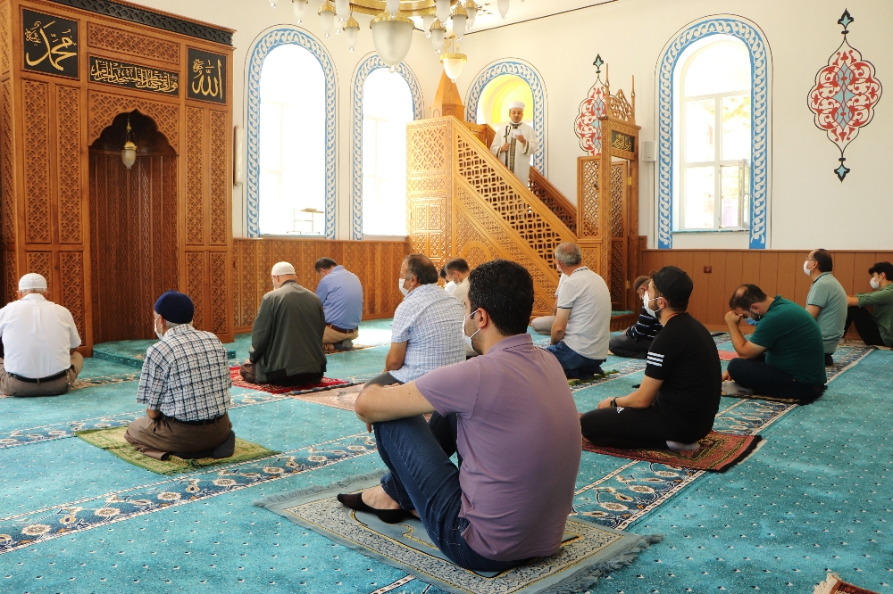 Cuma hutbesinde temizlik vurgusu