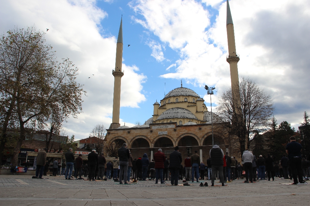 Cuma namazı en yakın camide kılınabilecek