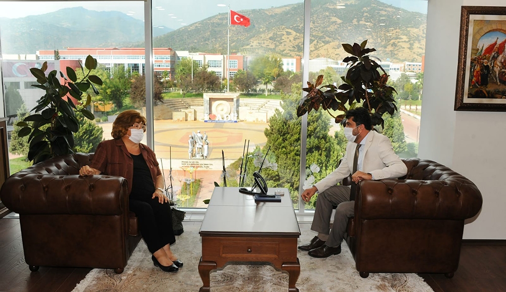 Cumhurbaşkanı Başdanışmanı Güldal Akşit Rektör Aldemir’i ziyaret etti