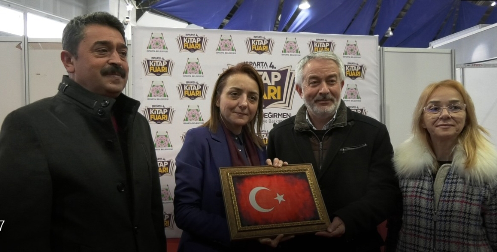 Cumhurbaşkanı Başdanışmanı Oruç Isparta Kitap Fuarı’na katıldı