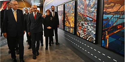 Cumhurbaşkanı Erdoğan 30 Bin Kilometre Bölünmüş Yol Sergisi'ni gezdi