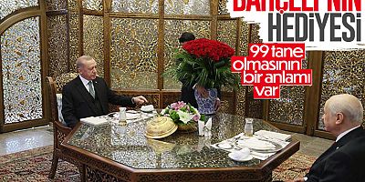Cumhurbaşkanı Erdoğan'a 99 gül hediye etti: Anlamı ortaya çıktı