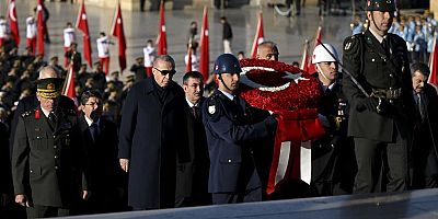 Cumhurbaşkanı Erdoğan Anıtkabir'i ziyaret etti