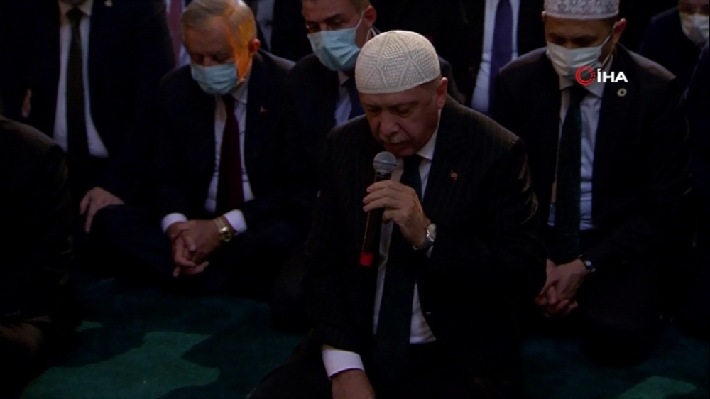 Cumhurbaşkanı Erdoğan, Ayasofya-i Kebir Cami-i Şerifi’nde Kur’an-ı Kerim okudu
