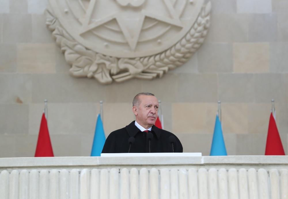 Cumhurbaşkanı Erdoğan, Bakü’de Zafer Geçidi Töreni’ne katıldı