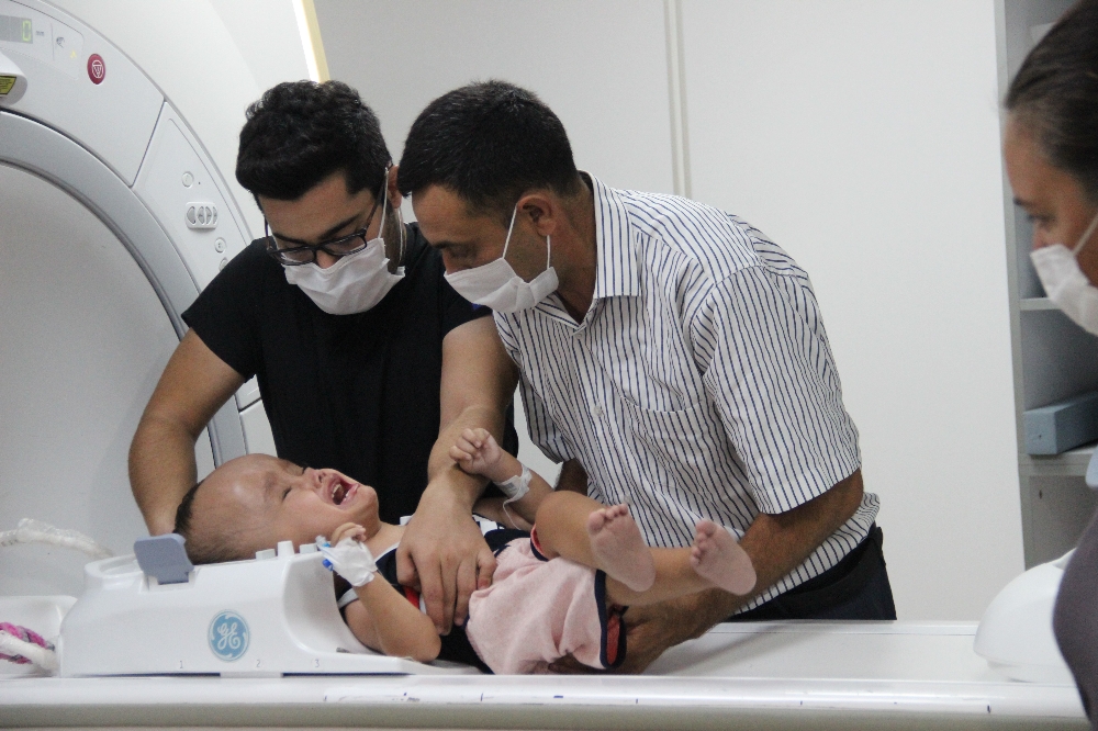 Cumhurbaşkanı Erdoğan devreye girmişti; minik Sercan tedavi için İzmir’e geldi