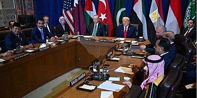 Cumhurbaşkanı Erdoğan, Gazze toplantısında Trump ile yan yana oturdu