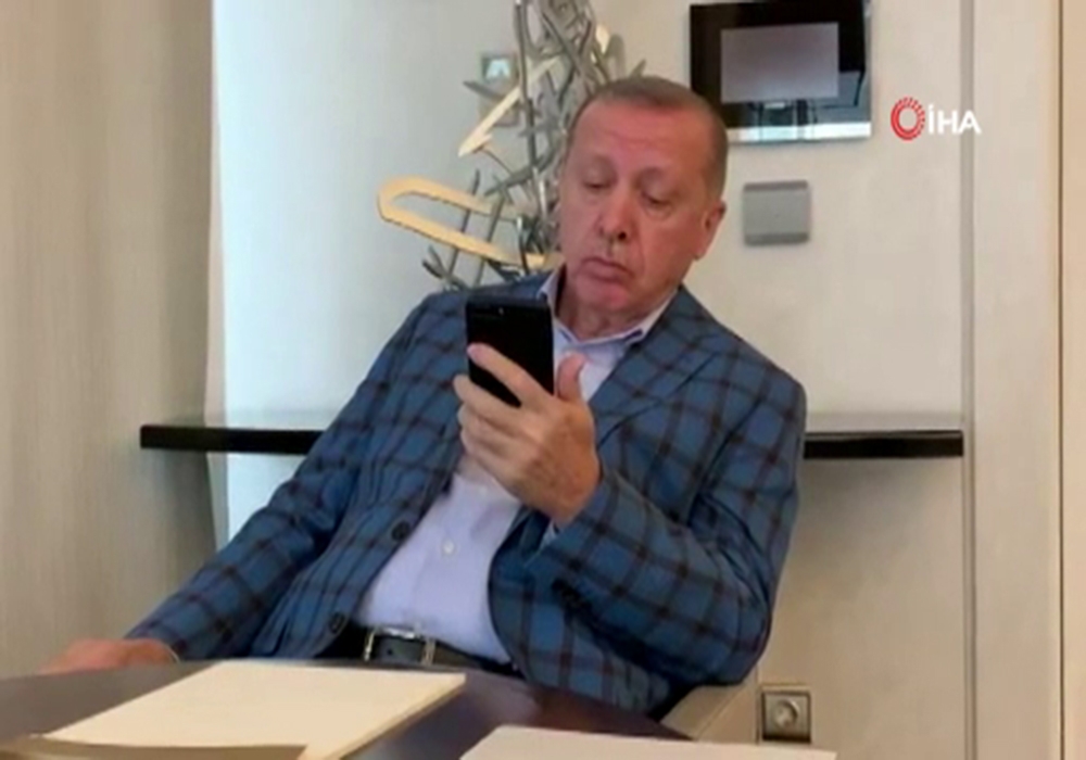 Cumhurbaşkanı Erdoğan, Granada’da okunan ezanı böyle dinledi